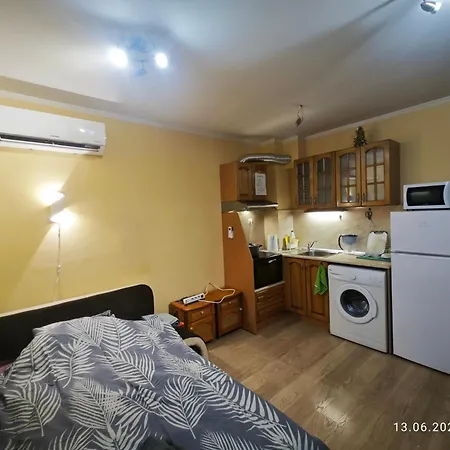 In The Center 2 * וארנה